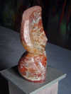 TORSE DE FEMME ROUGE - Sculpture en résine et verre de Michel BECKER - Vue plongée droite